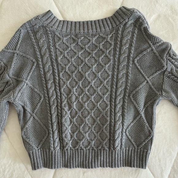 Tilly’s/RSQ Grey Knit Cropped Sweater size M - Picture 4 of 4